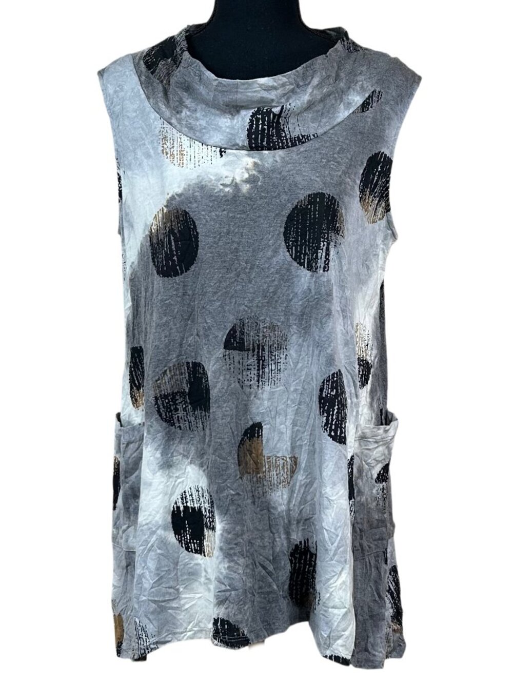 Sleeveless Gray Polka Dot Tunic with Pocket Detail